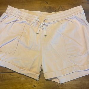 Women’s Old Navy Linen Shorts. Size Large. Comfy and great condition. Pale Pink